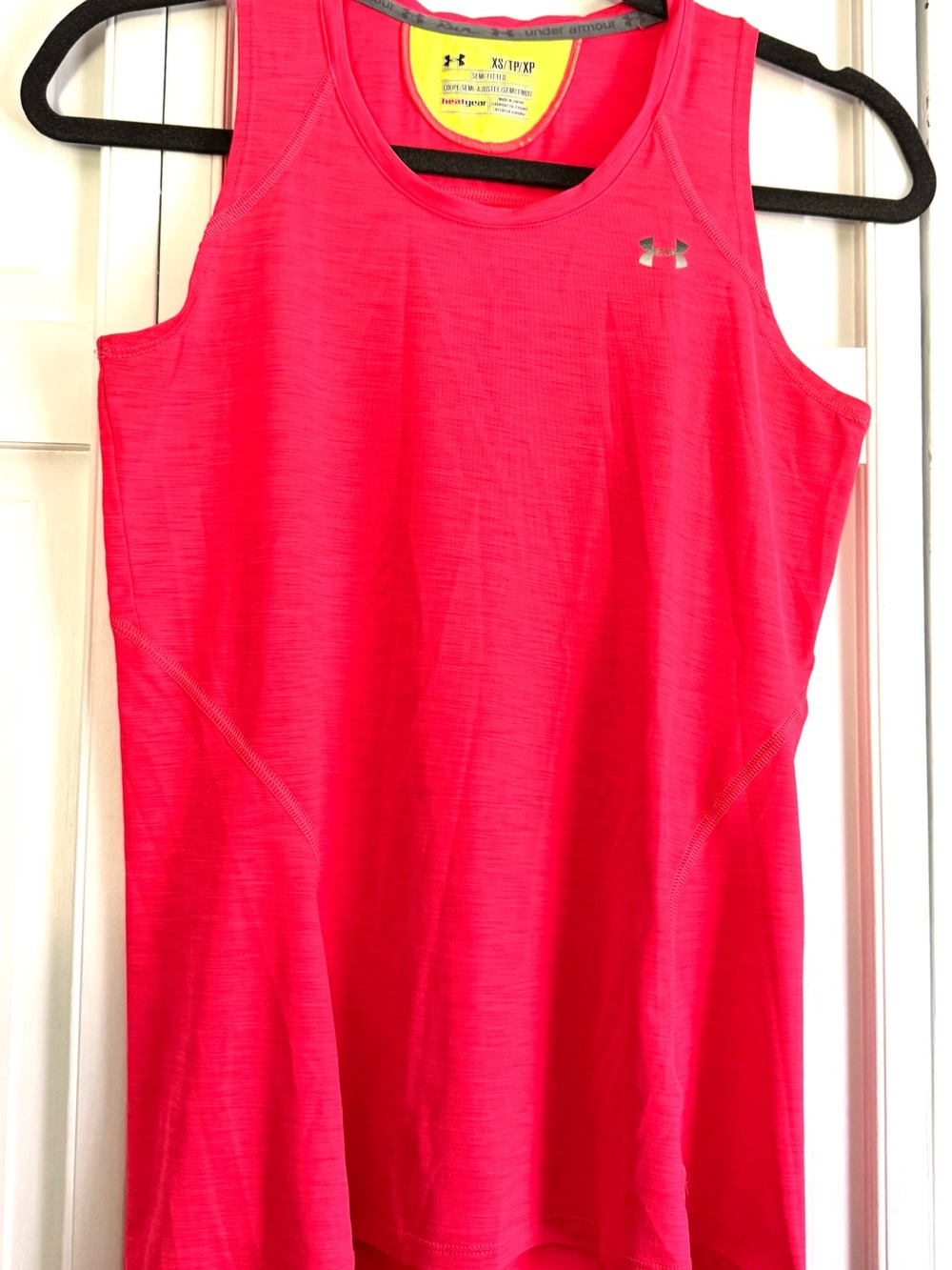 Under Armour Women's Athletic Tank, Under Armour XS Semi fitted Heat Gear Tank